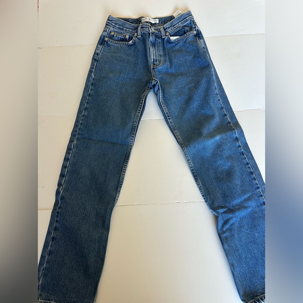 Tommy Hilfiger High Waisted, Straight Leg Jeans Size 4